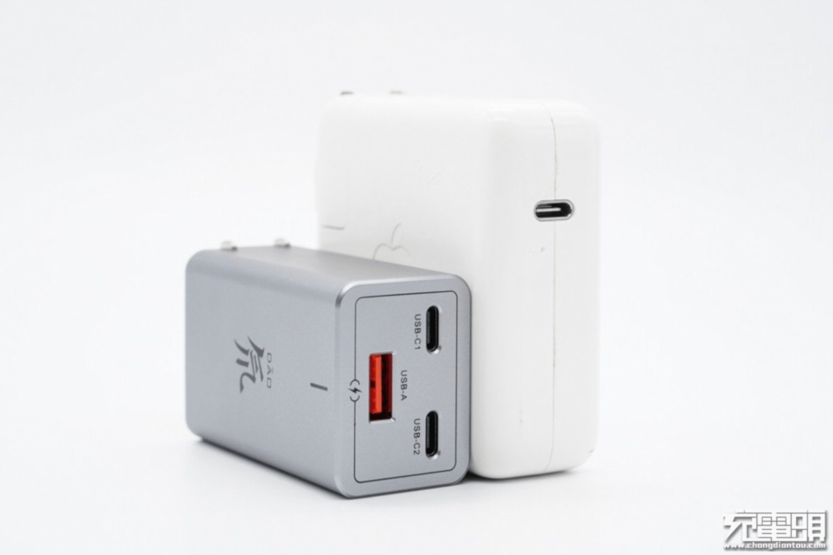 京东极速版苹果xr一折:五款百元价位段值得购买的氮化镓快充充电器-第5张图片-平心在线